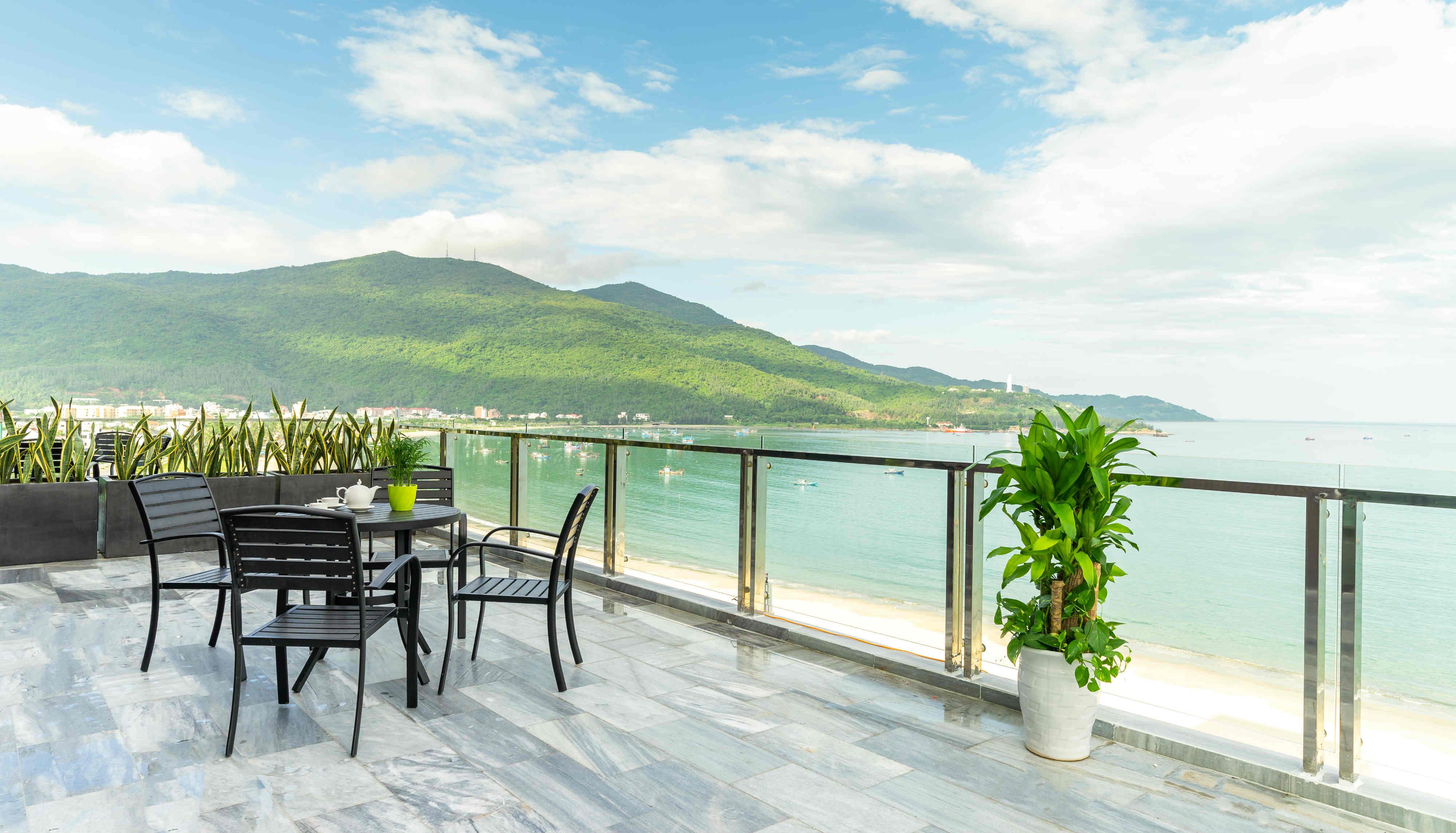 Grand Gold Beach Hotel & Spa Дананг Экстерьер фото