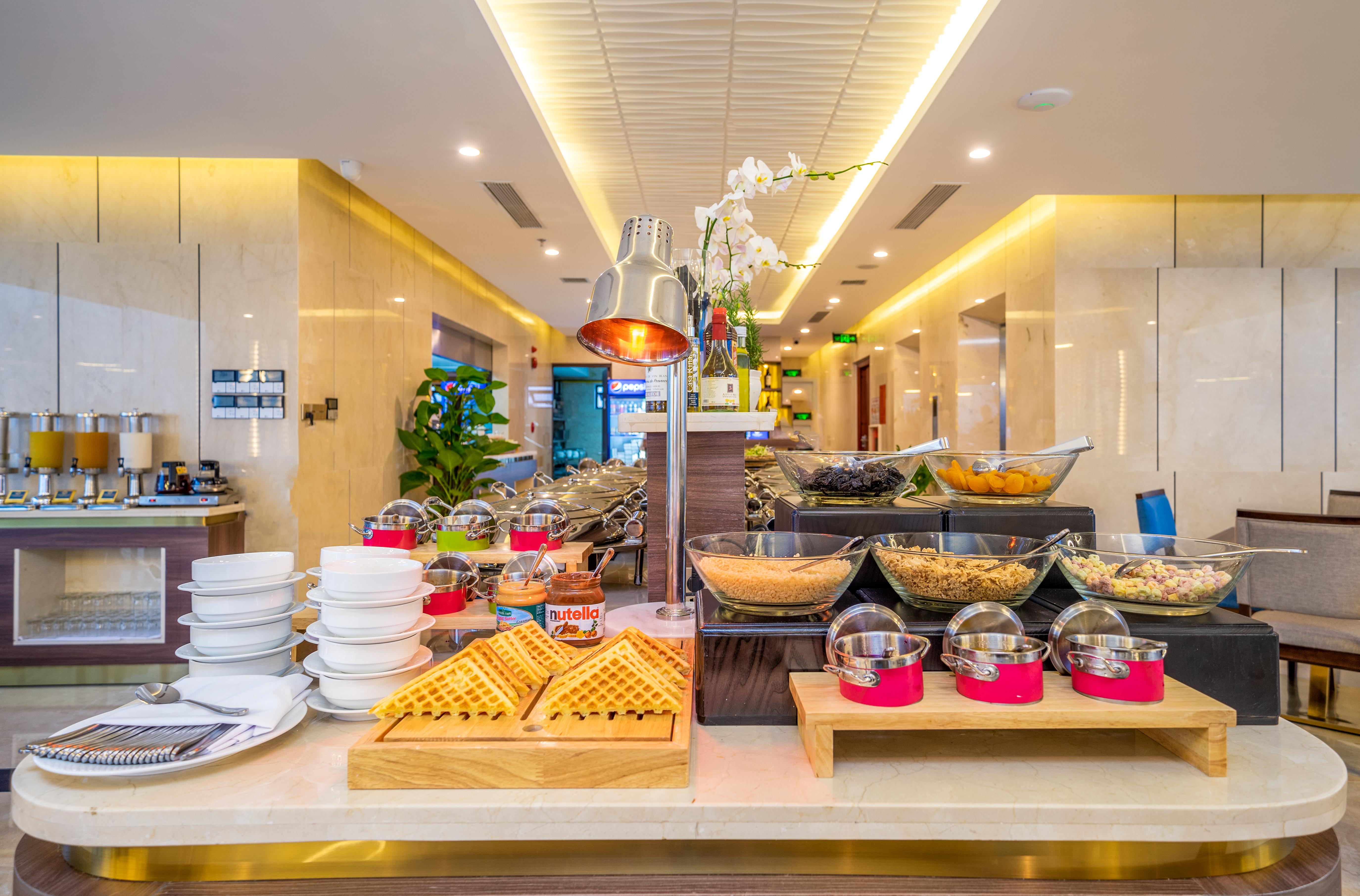 Grand Gold Beach Hotel & Spa Дананг Экстерьер фото