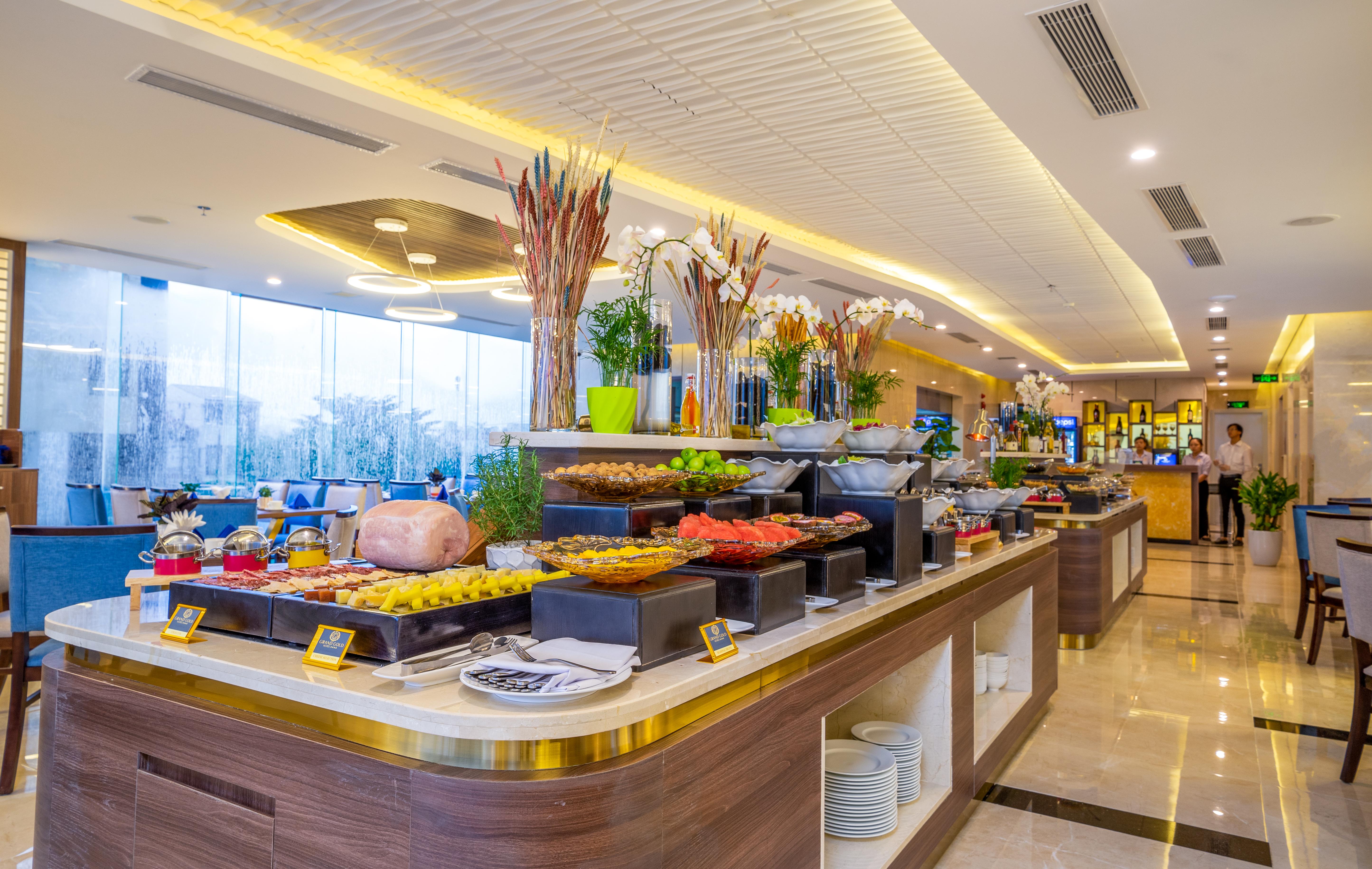 Grand Gold Beach Hotel & Spa Дананг Экстерьер фото