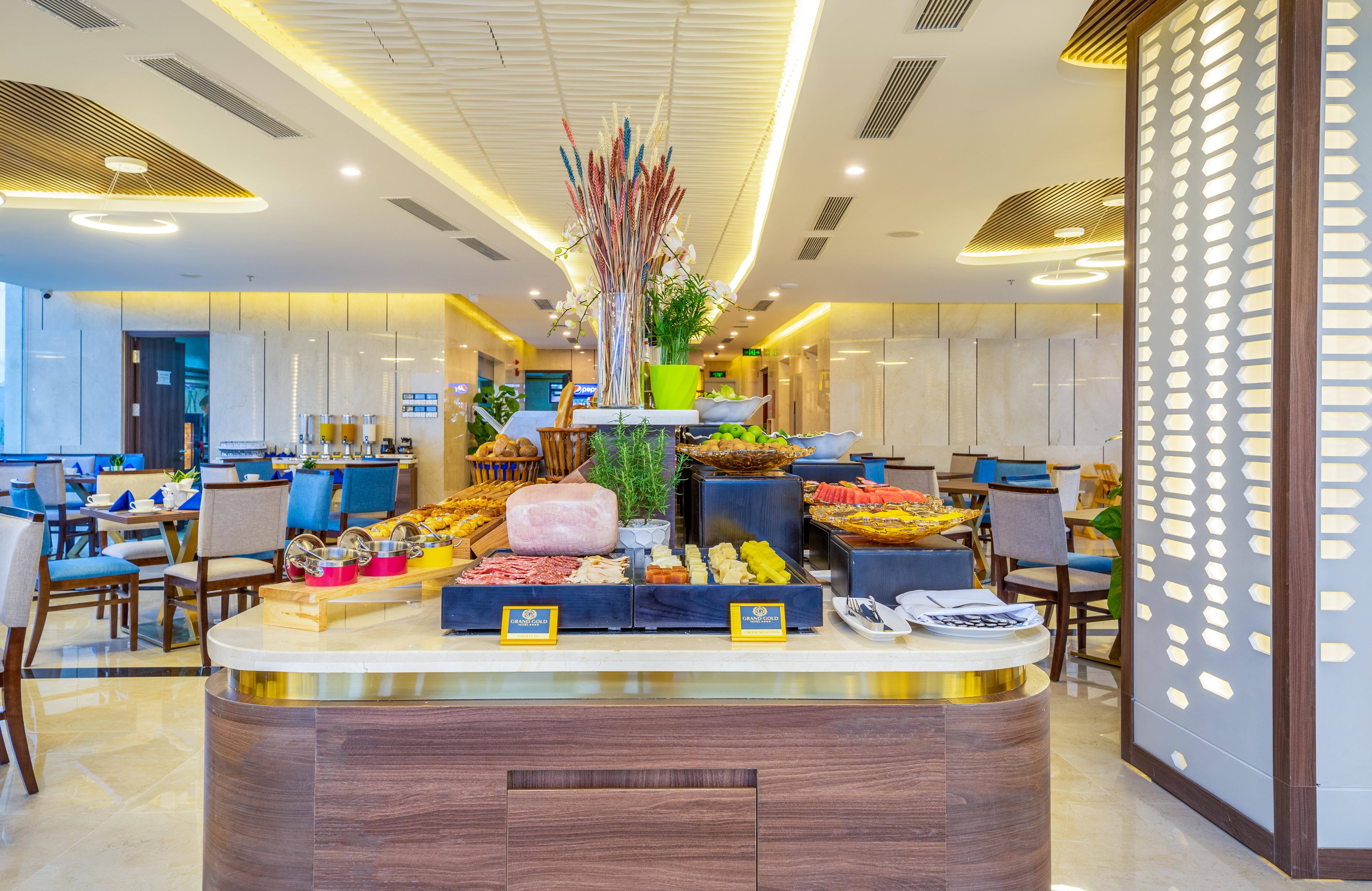 Grand Gold Beach Hotel & Spa Дананг Экстерьер фото