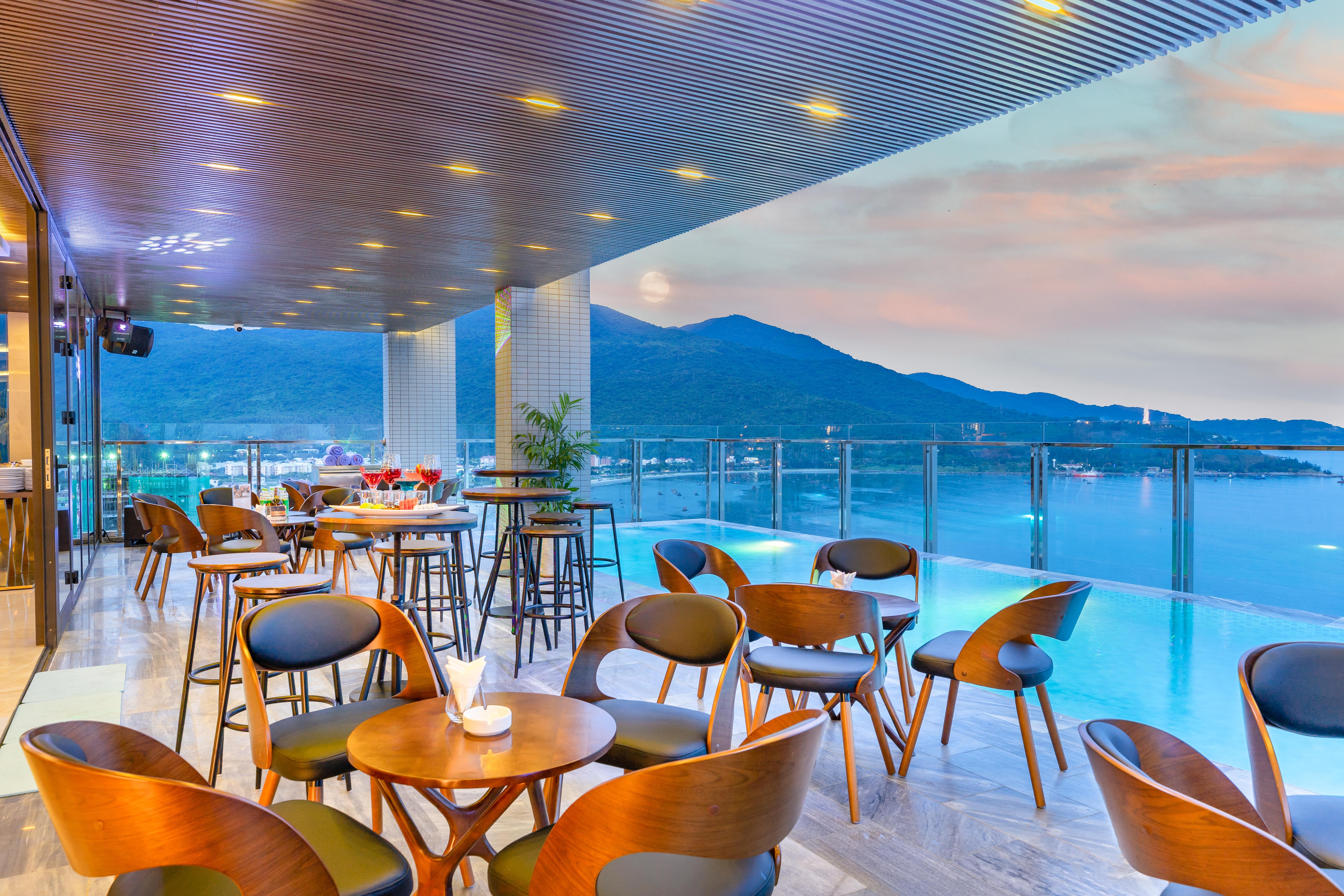 Grand Gold Beach Hotel & Spa Дананг Экстерьер фото