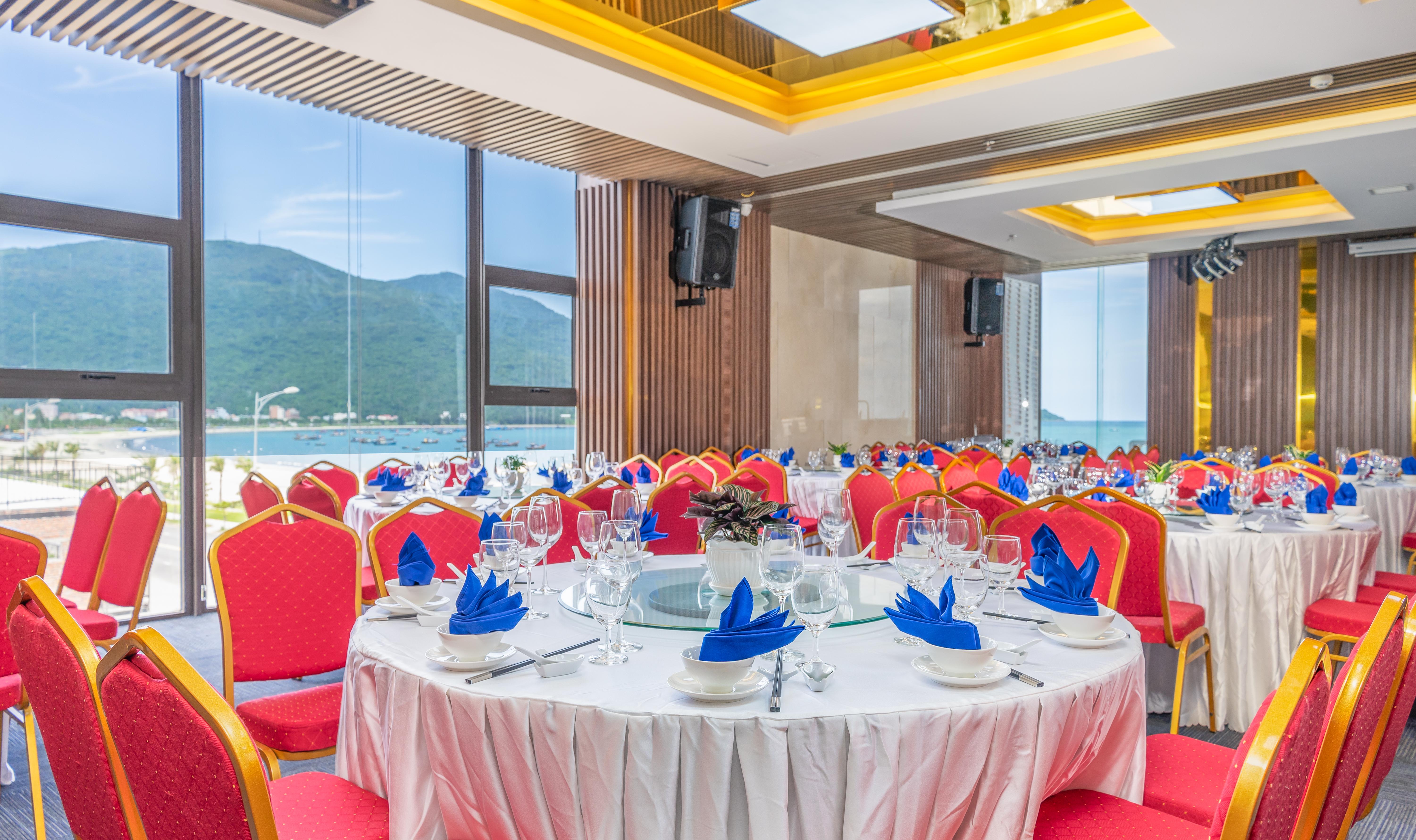 Grand Gold Beach Hotel & Spa Дананг Экстерьер фото
