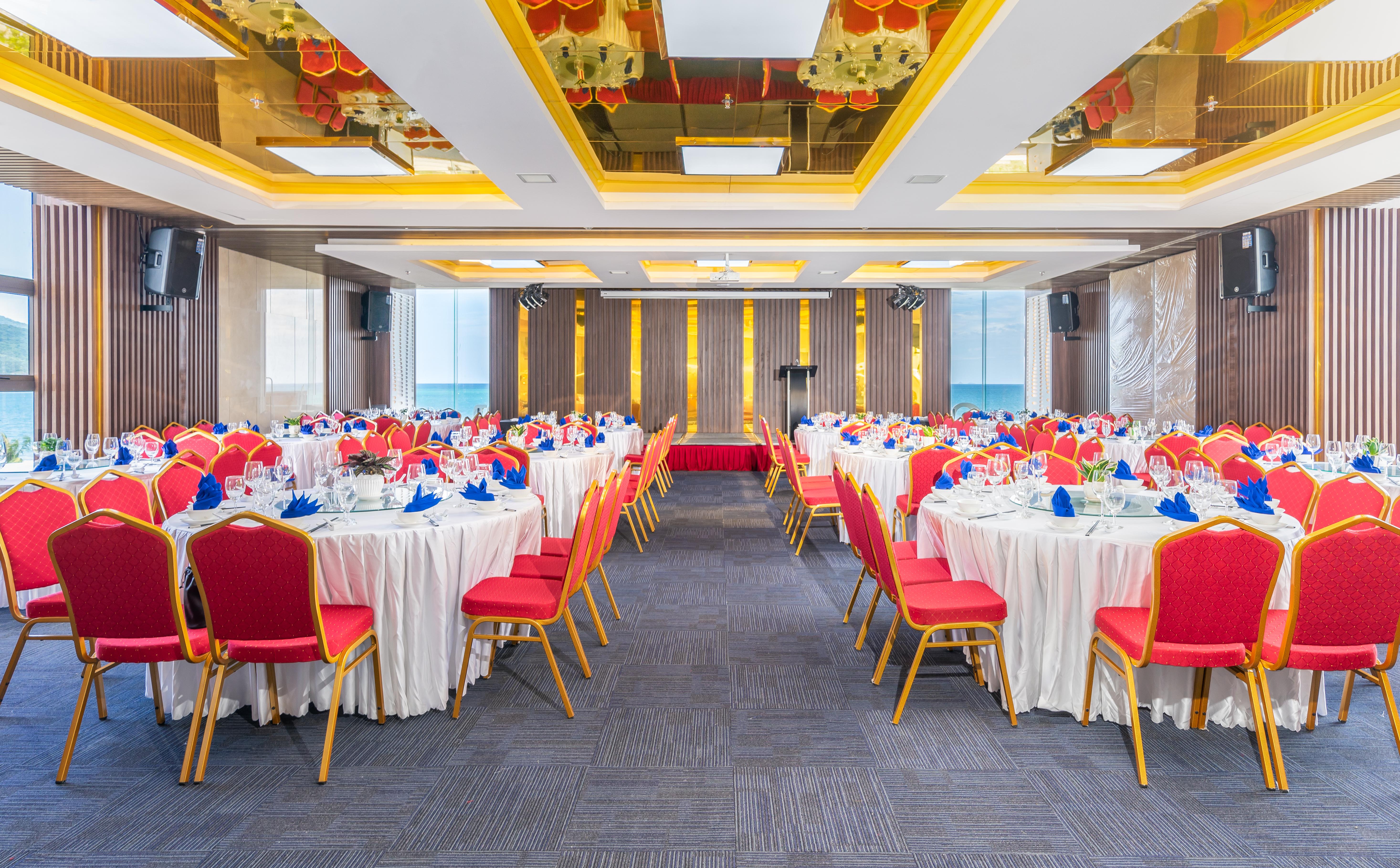 Grand Gold Beach Hotel & Spa Дананг Экстерьер фото